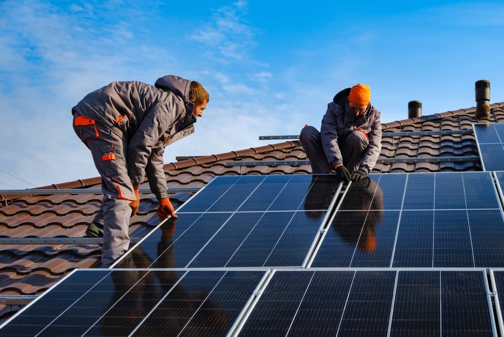 Les avantages des panneaux solaires pour un logement écologique et économique